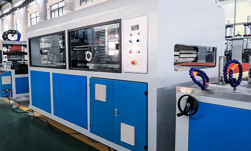 PVC木塑發(fā)泡板材生產(chǎn)線